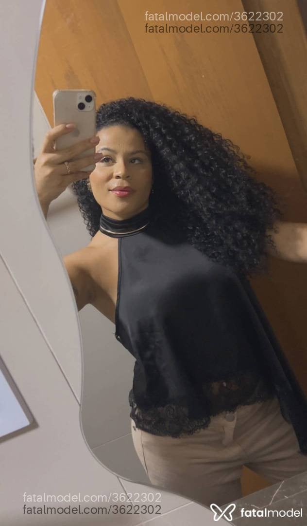 Acompanhante mulher morena (o) de olhos castanhos - Thally