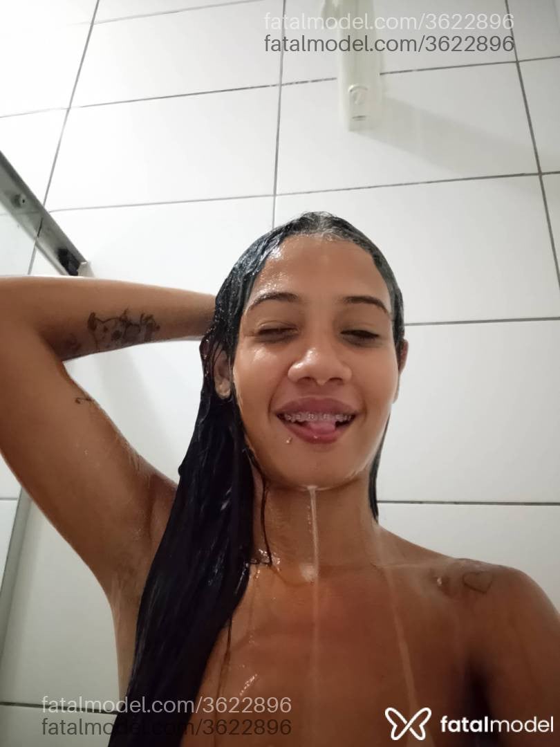 Acompanhante mulher com cabelo castanho de olhos castanhos - Jade Onorato