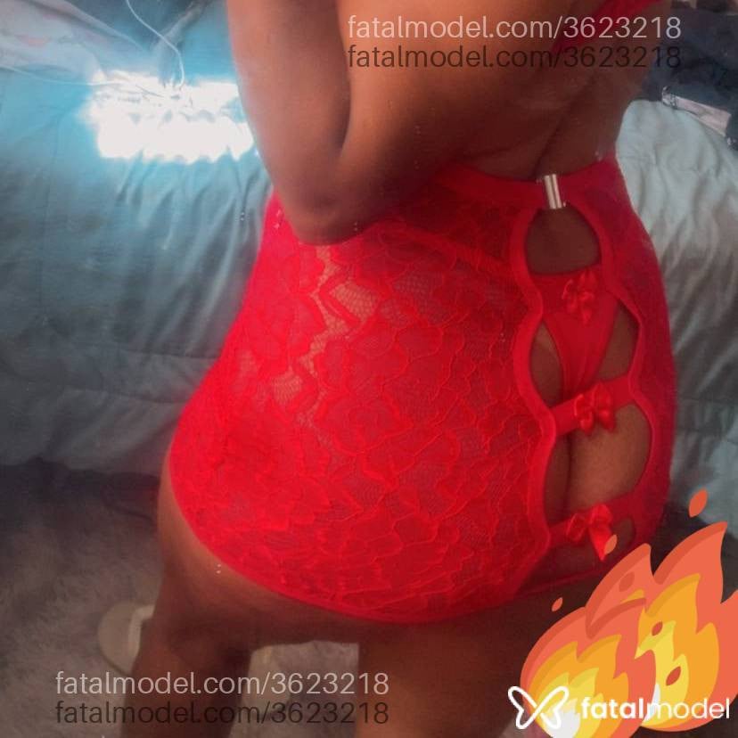 Acompanhante mulher com cabelo castanho de olhos castanhos - Laísjapinha