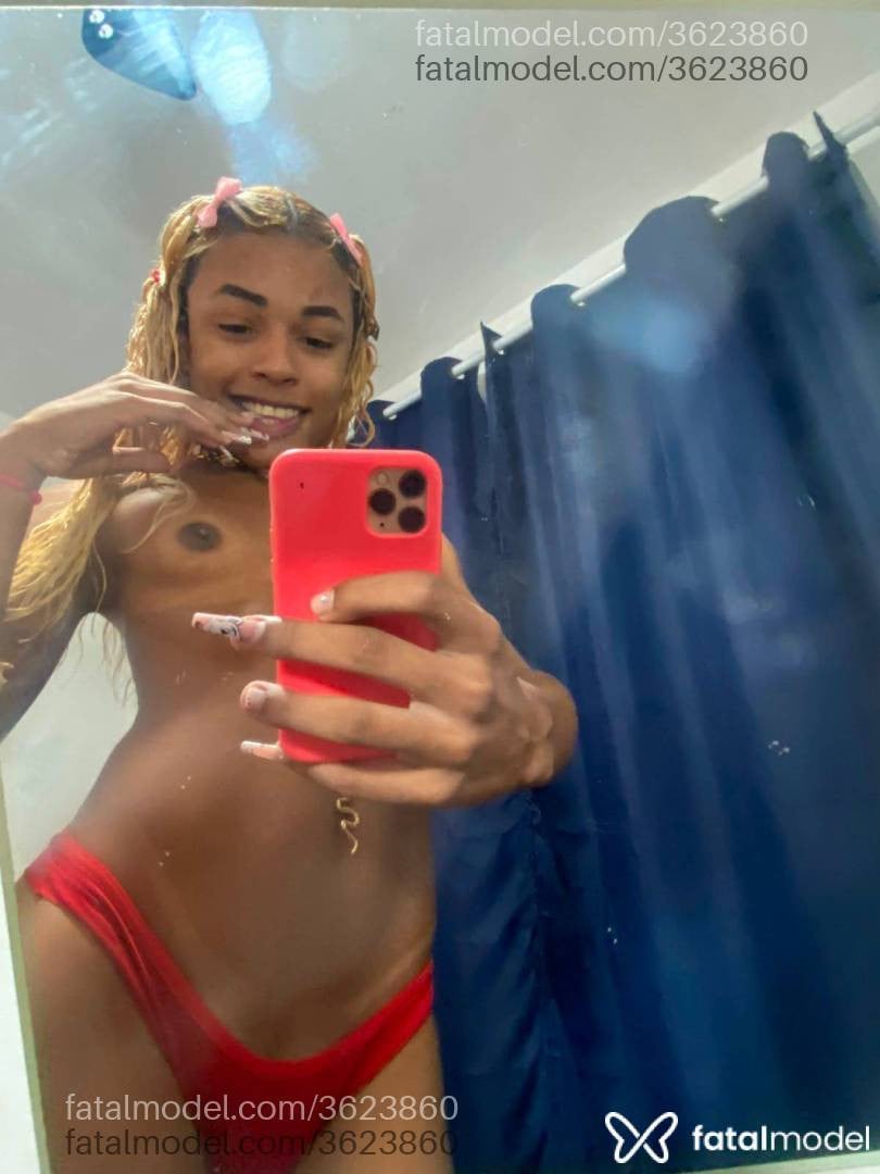 Acompanhante mulher trans morena (o) de olhos castanhos - Penélope