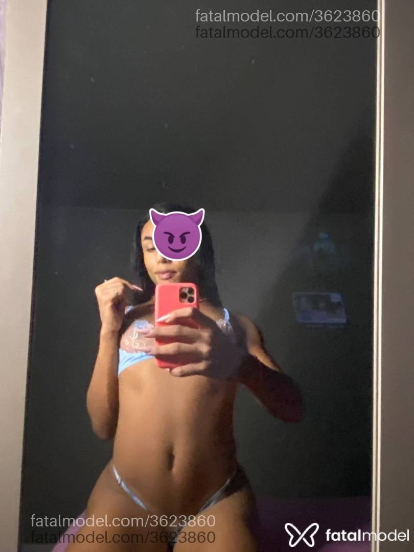 Acompanhante mulher trans morena (o) de olhos castanhos - Angell