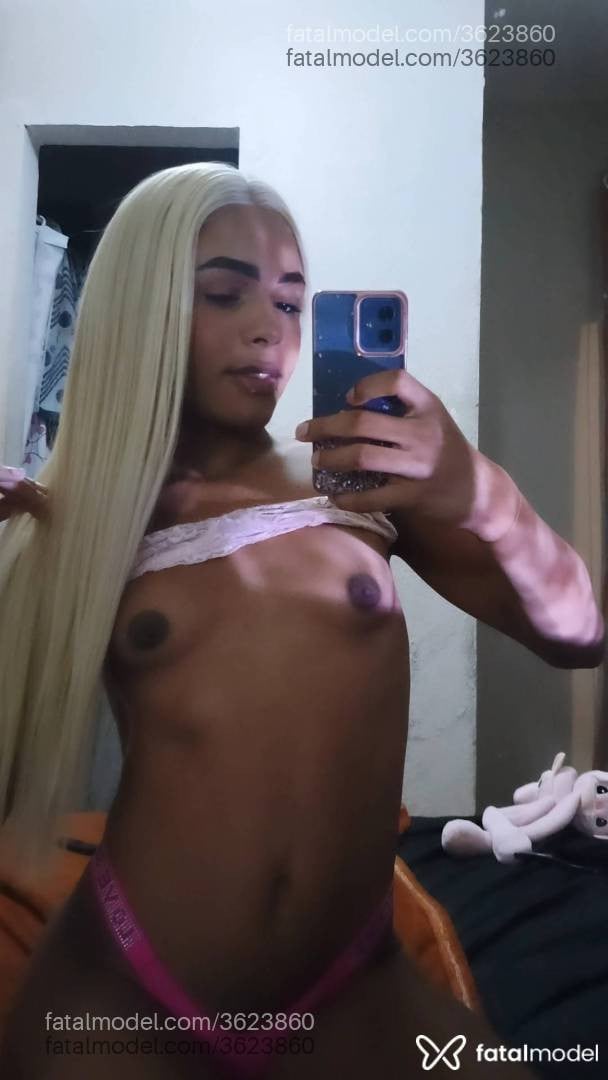 Acompanhante mulher trans morena (o) de olhos castanhos - Penélope