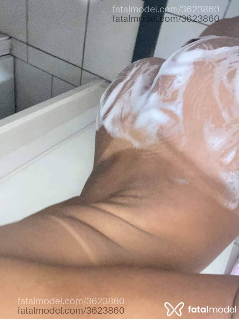 Acompanhante mulher trans morena (o) de olhos castanhos - Penélope