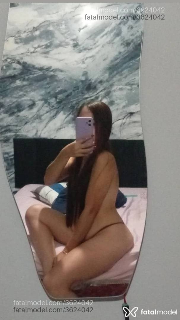 Acompanhante mulher ruiva (o) de olhos castanhos - Rubby