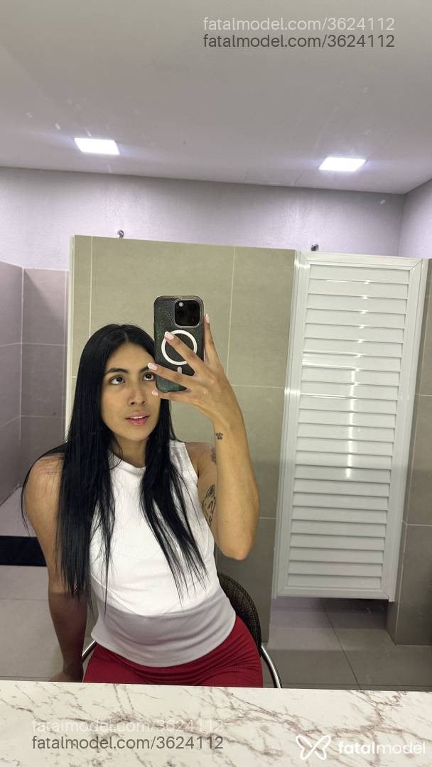 Acompanhante mulher morena (o) de olhos pretos - Julia