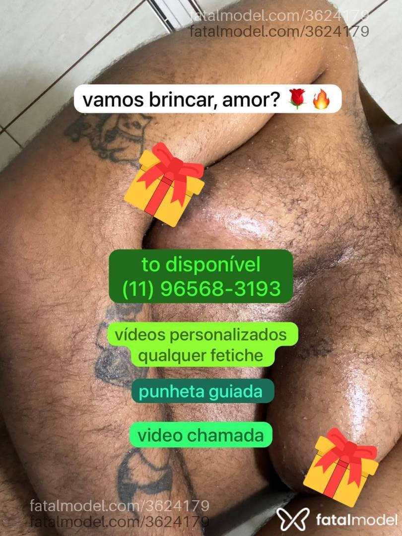 Acompanhante não-binário ruiva (o) de olhos castanhos - FTM Lord Morfeu