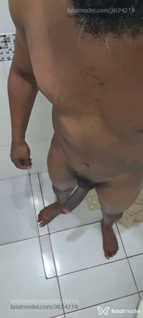 Acompanhante homem morena (o) de olhos pretos - Pretão