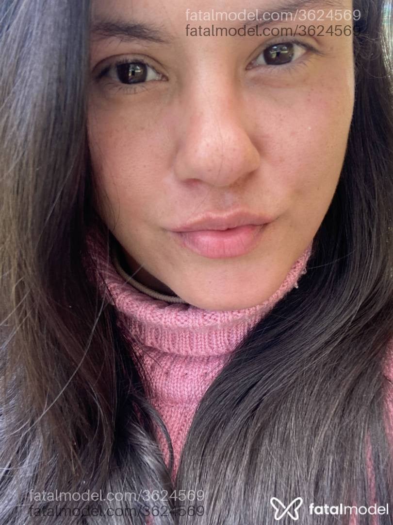 Acompanhante mulher morena (o) de olhos pretos - Chelly
