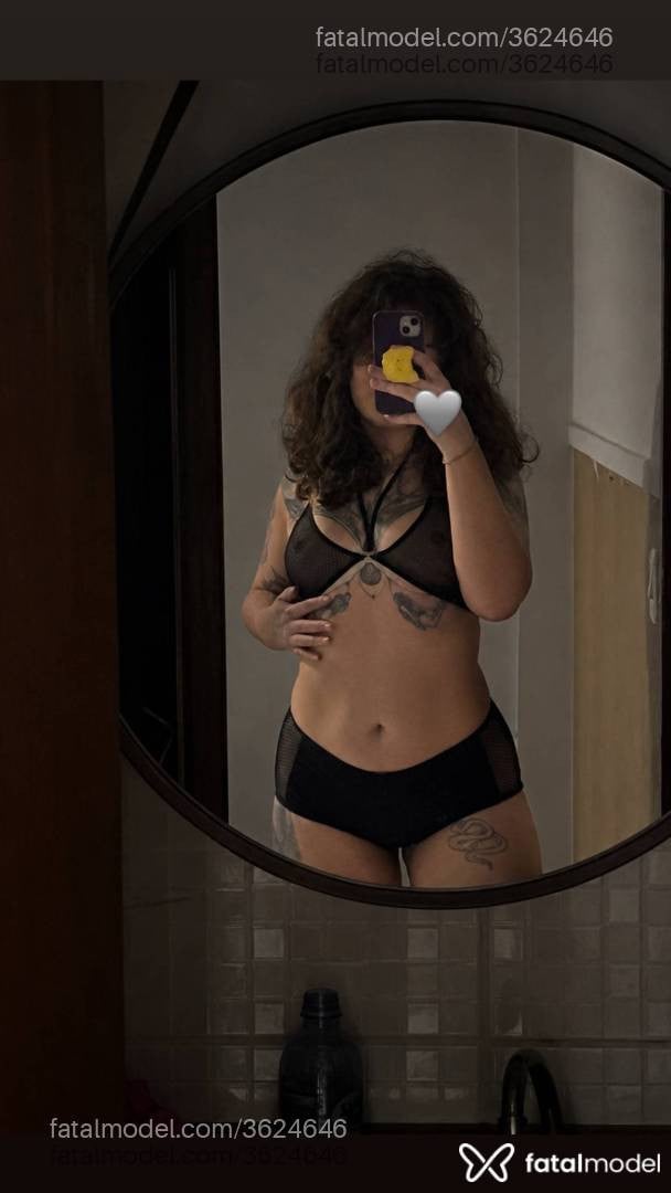Acompanhante mulher loira (o) de olhos verdes - Jade Falaska