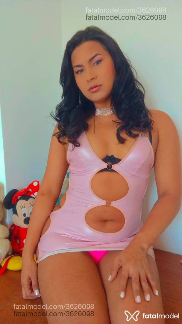 Acompanhante mulher trans morena (o) de olhos cinza - Yume Kan