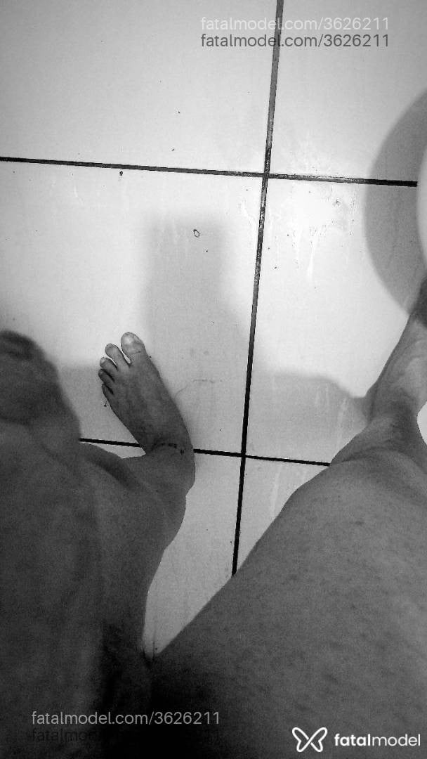 Acompanhante homem com cabelo castanho de olhos castanhos - Jotaa