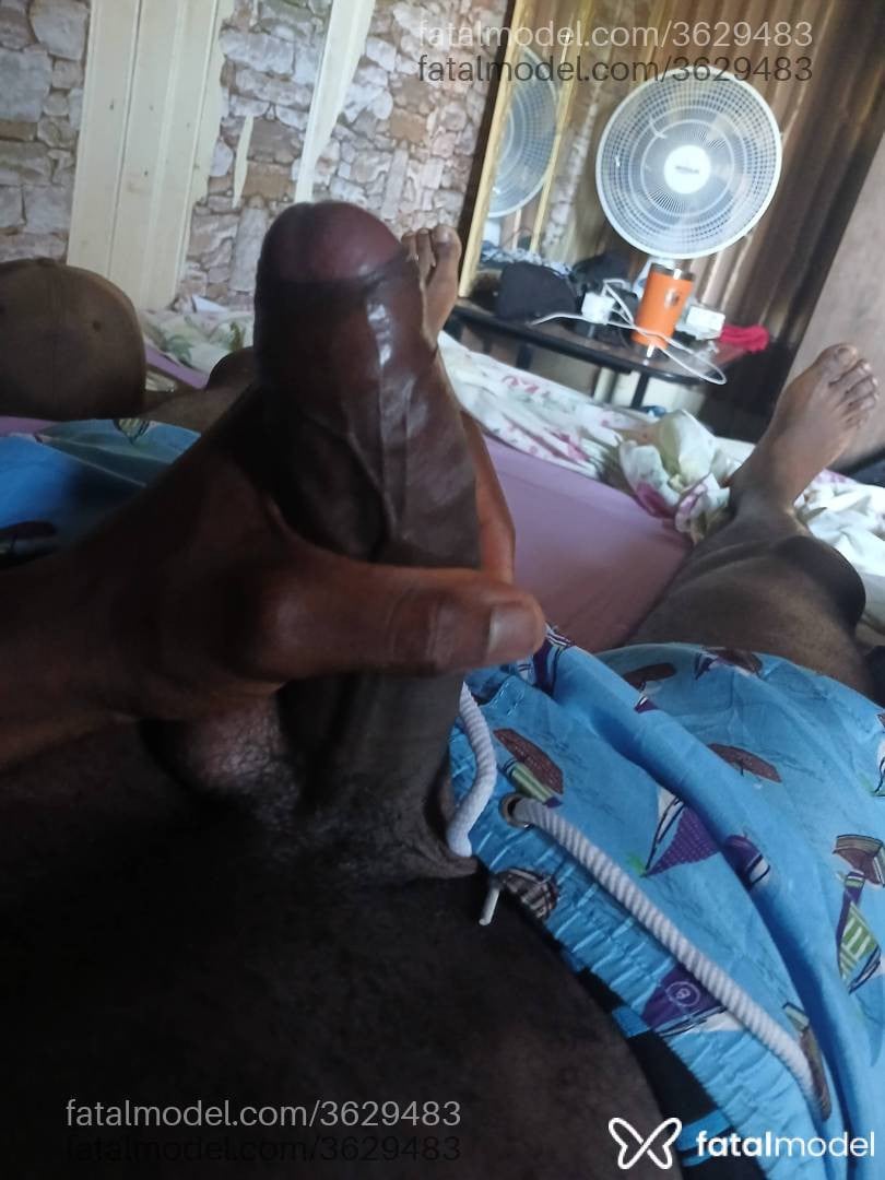 Acompanhante homem morena (o) de olhos pretos - Caldoso