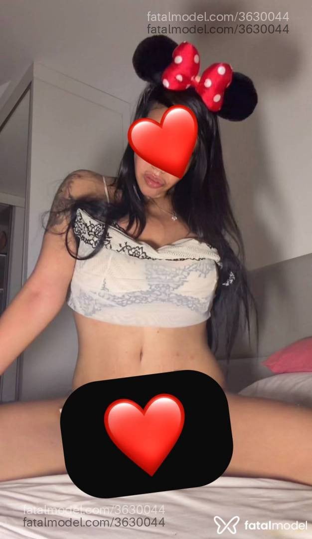 Acompanhante mulher morena (o) de olhos pretos - Lavínia Tavares