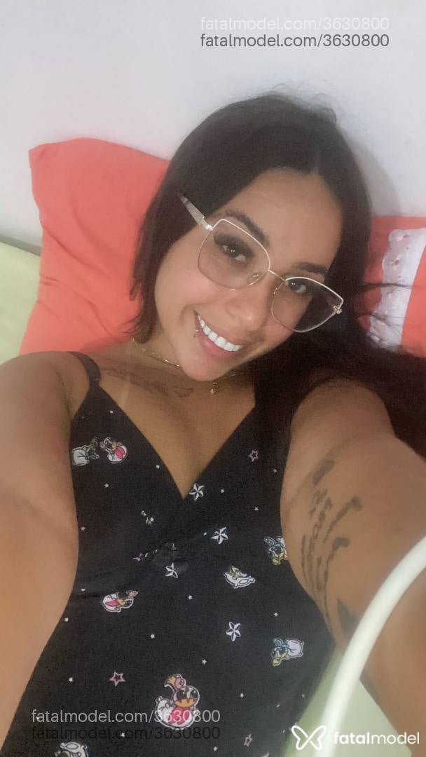 Acompanhante mulher morena (o) de olhos pretos - Geovanna