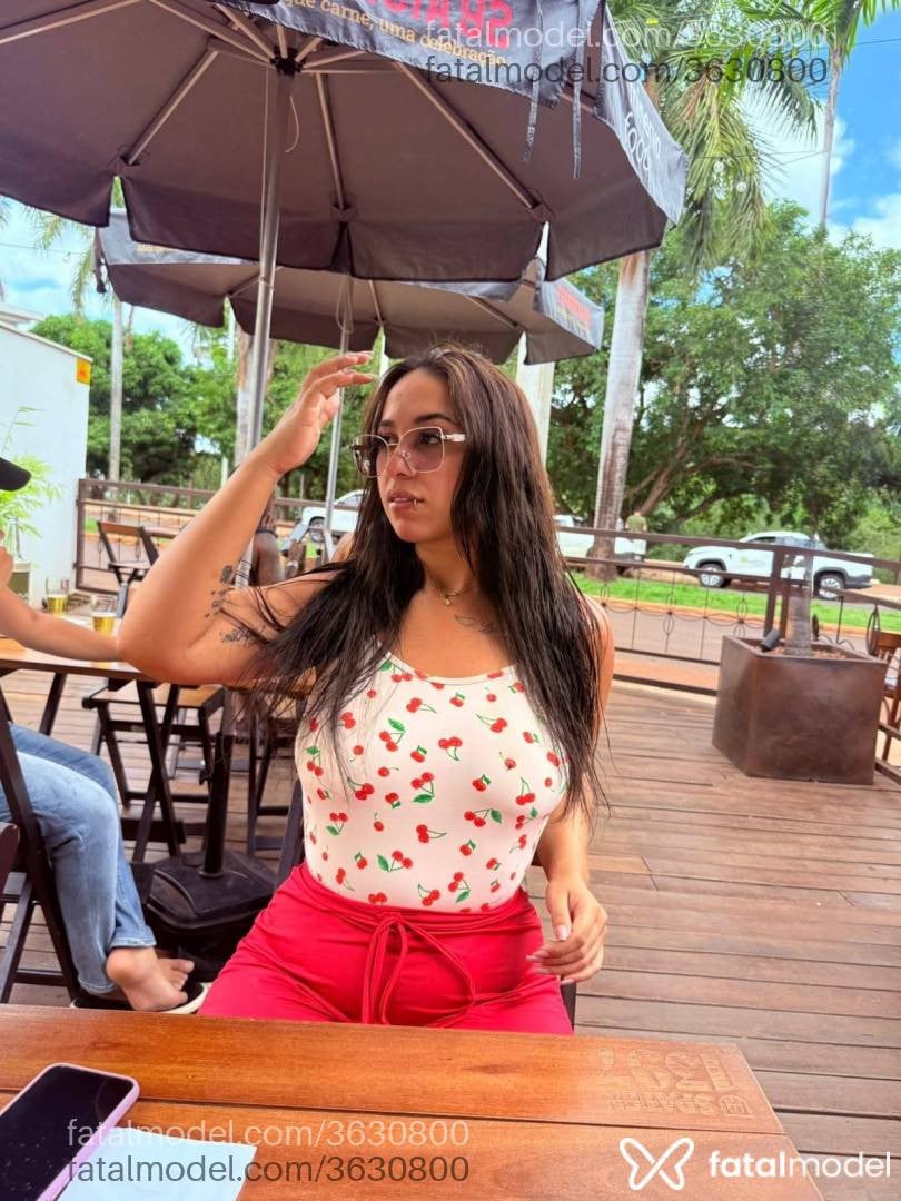 Acompanhante mulher morena (o) de olhos pretos - Geovanna