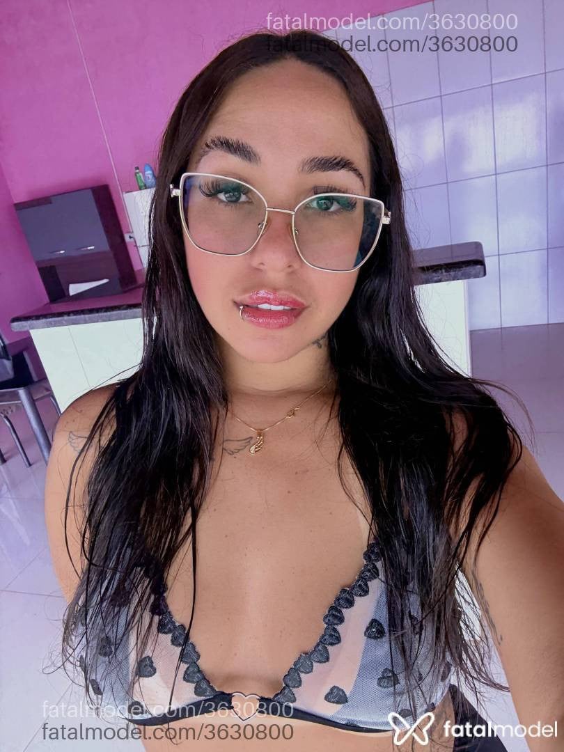 Acompanhante mulher morena (o) de olhos pretos - Geovanna