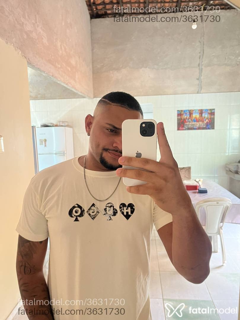 Acompanhante homem morena (o) de olhos pretos - Mathy