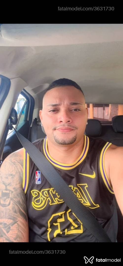 Acompanhante homem morena (o) de olhos pretos - Mathy