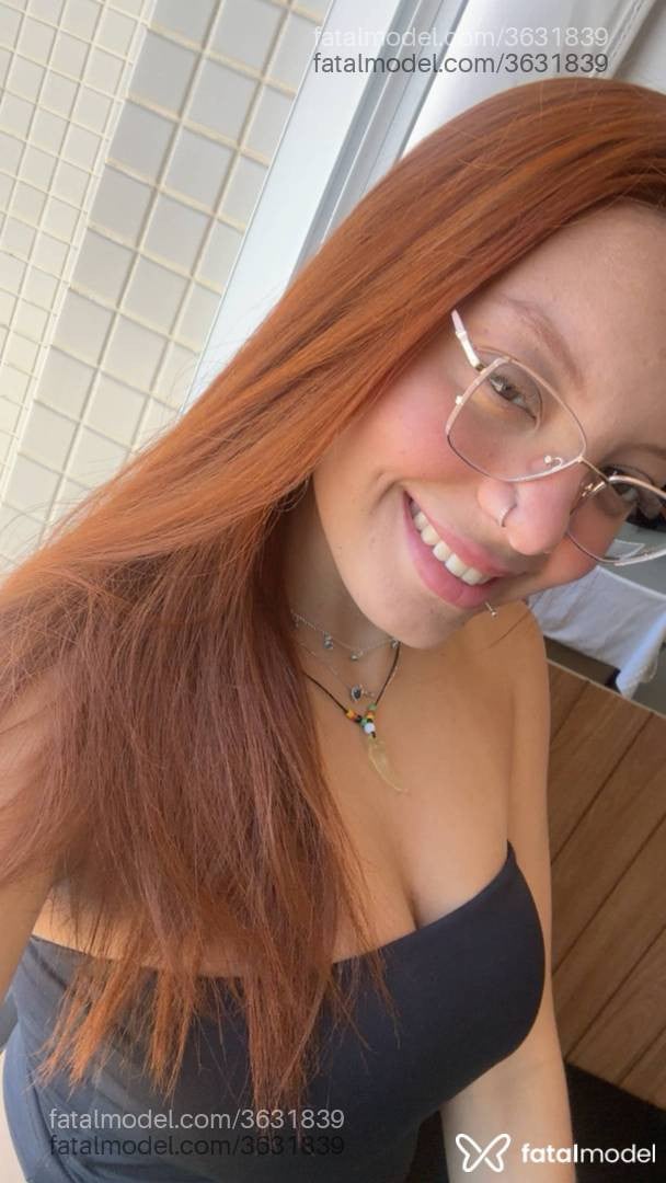 Acompanhante mulher ruiva (o) de olhos verdes - Bianca