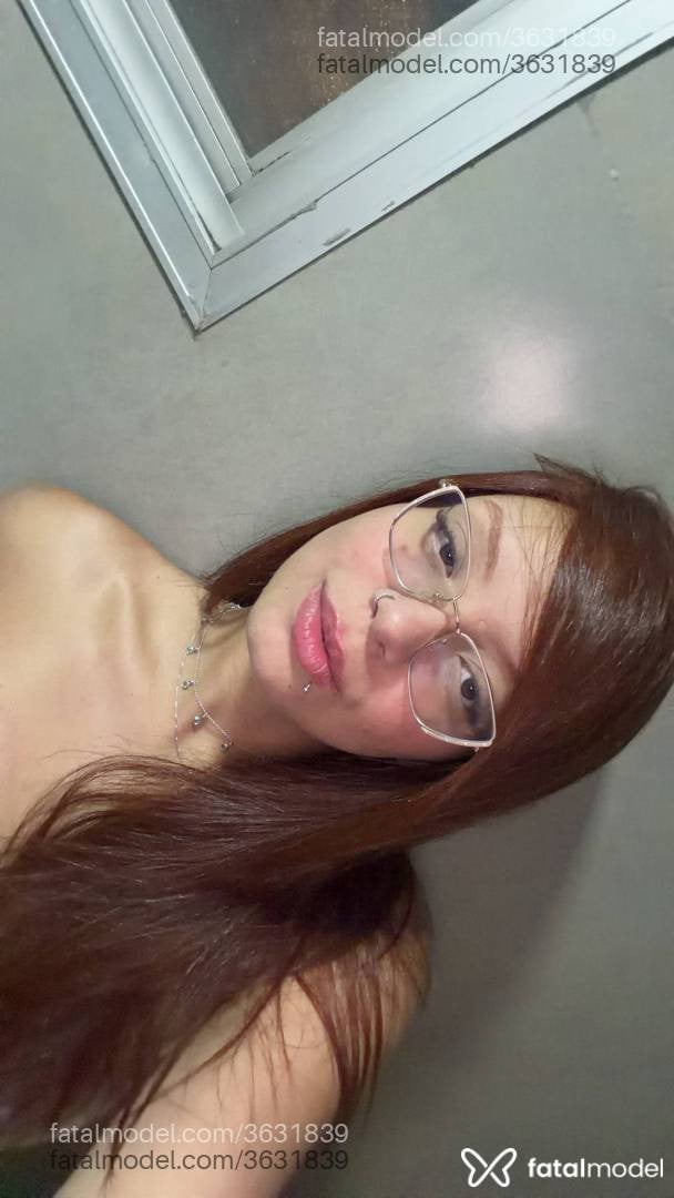 Acompanhante mulher ruiva (o) de olhos verdes - Bianca