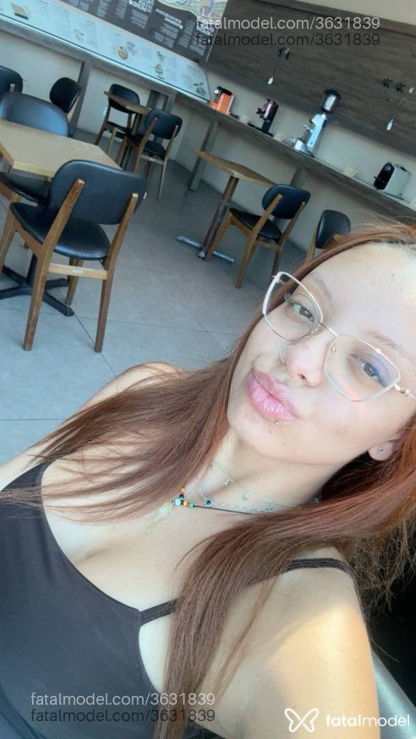 Acompanhante mulher ruiva (o) de olhos verdes - Bianca