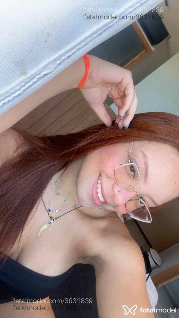 Acompanhante mulher ruiva (o) de olhos verdes - Bianca