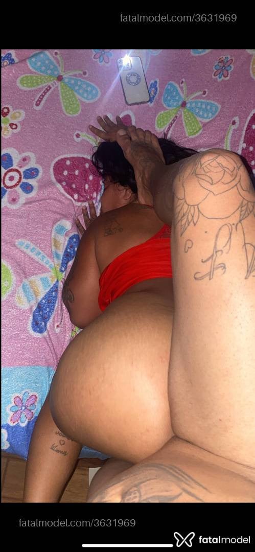 Acompanhante mulher morena (o) de olhos azuis - Kamilla