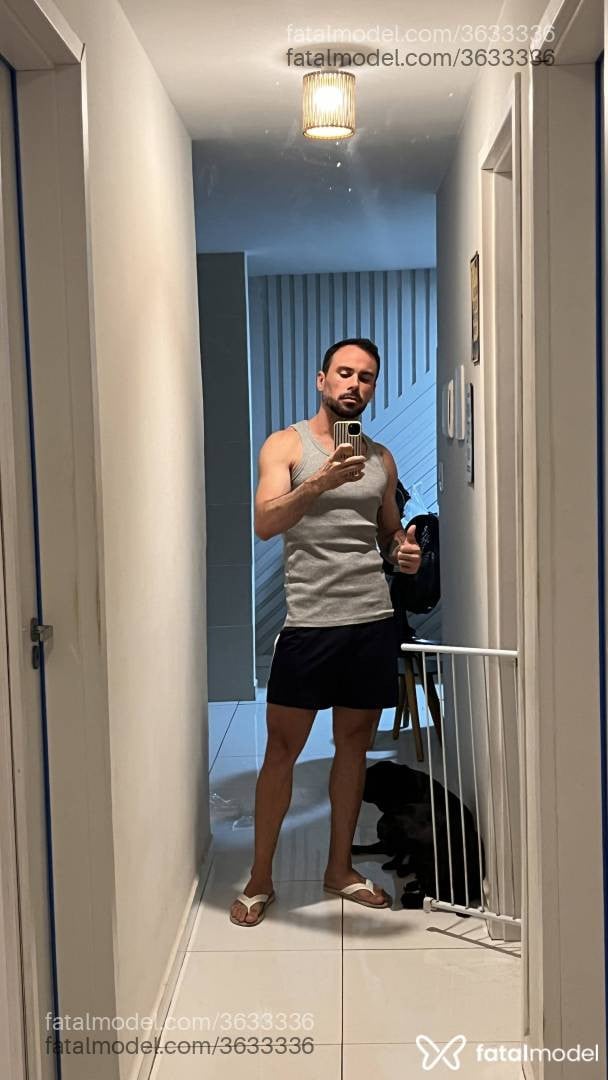 Acompanhante homem com cabelo castanho de olhos mel - Brusm