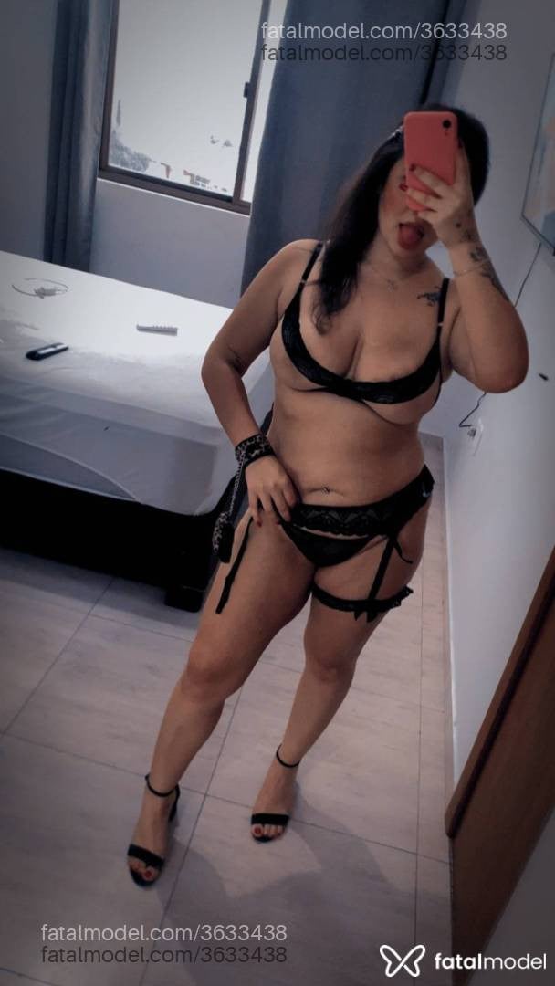Acompanhante mulher com cabelo castanho de olhos mel - Melissa