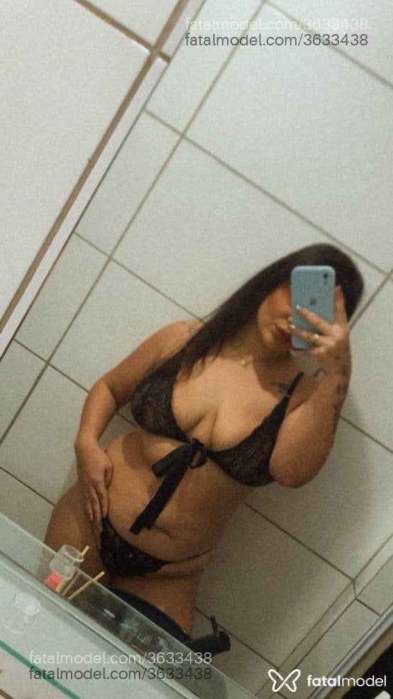 Acompanhante mulher com cabelo castanho de olhos mel - Melissa