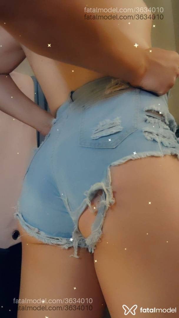 Acompanhante mulher trans loira (o) de olhos castanhos - Sofia