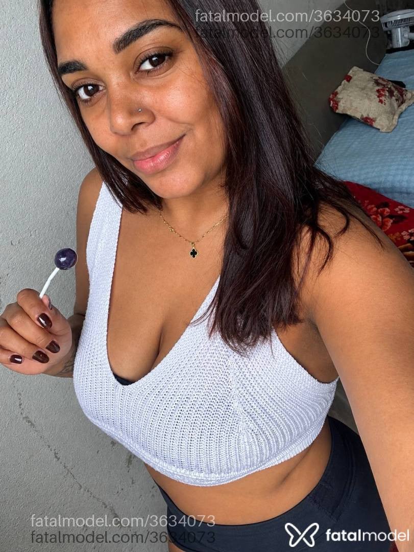 Acompanhante mulher com cabelo castanho de olhos castanhos - Nicole