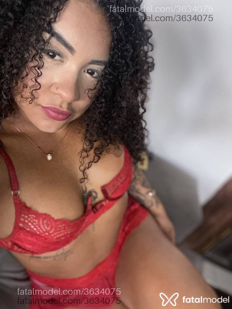 Acompanhante mulher morena (o) de olhos castanhos - Yasmin