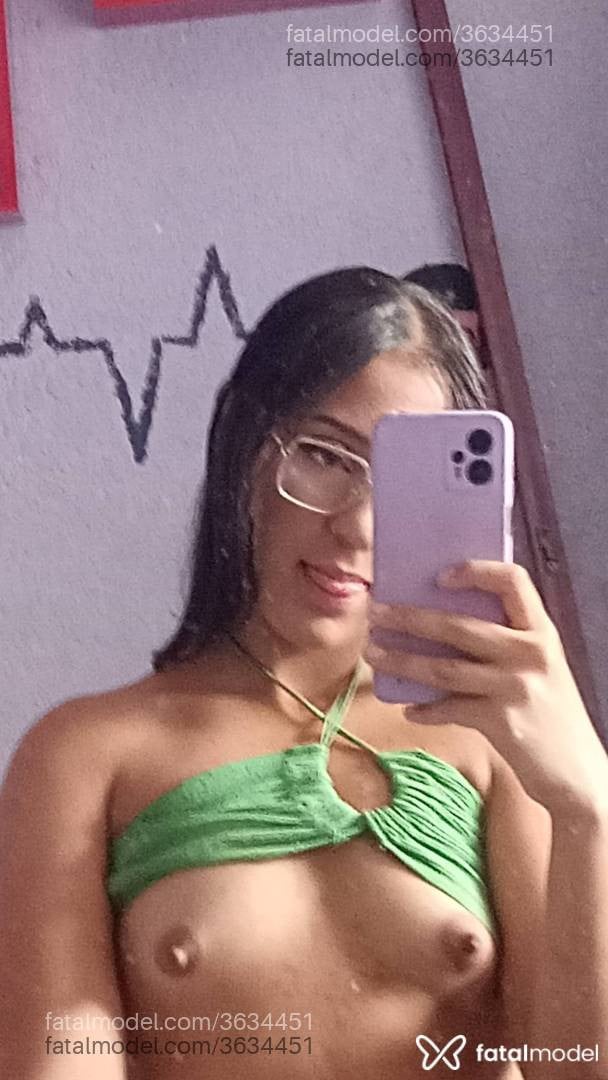 Acompanhante mulher morena (o) de olhos castanhos - Ímola