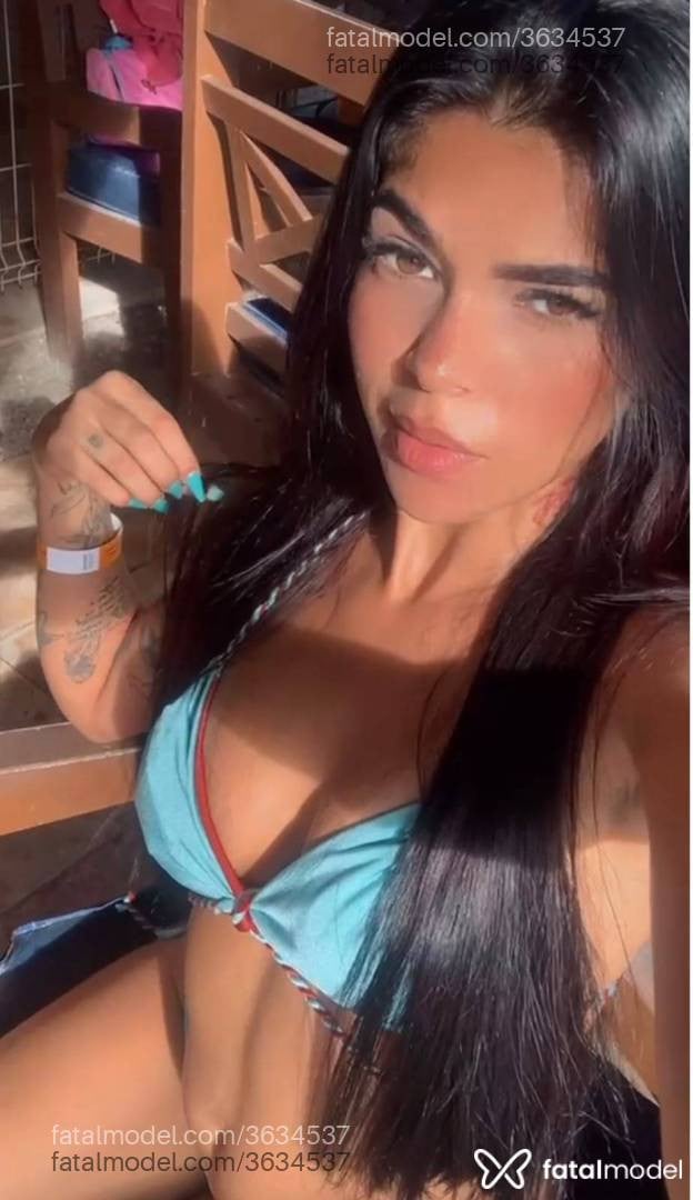Acompanhante mulher morena (o) de olhos castanhos - Agatha Olive