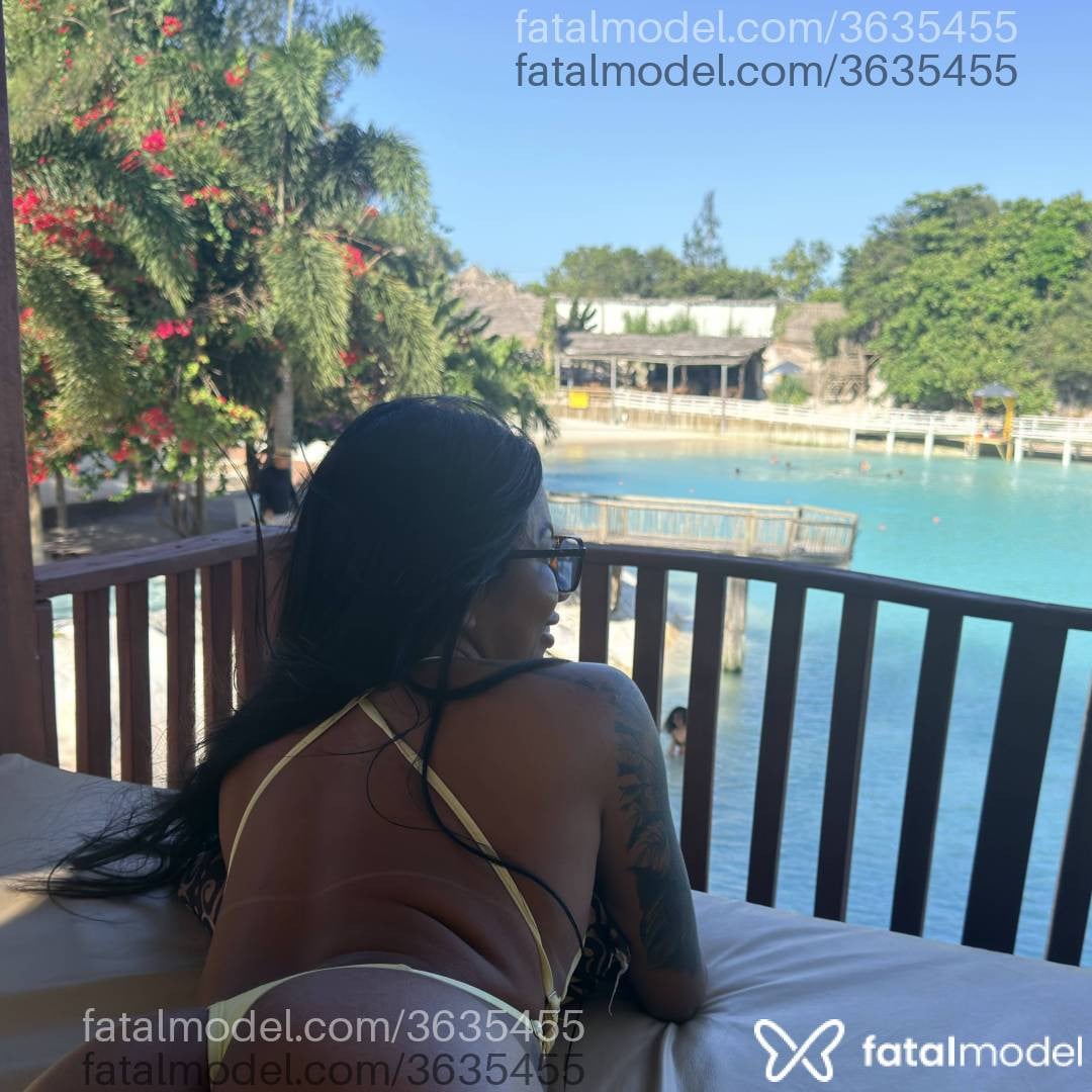 Acompanhante mulher morena (o) de olhos pretos - Tifanny