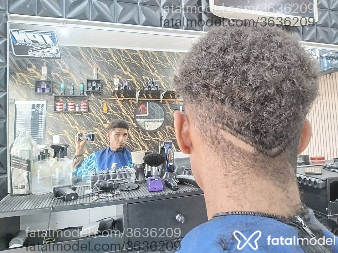 Acompanhante homem com cabelo castanho de olhos castanhos - Vinicius