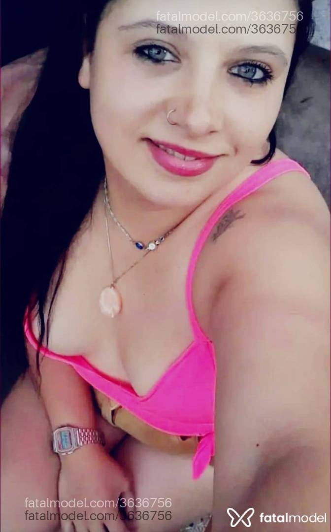 Acompanhante mulher morena (o) de olhos azuis - Tatah