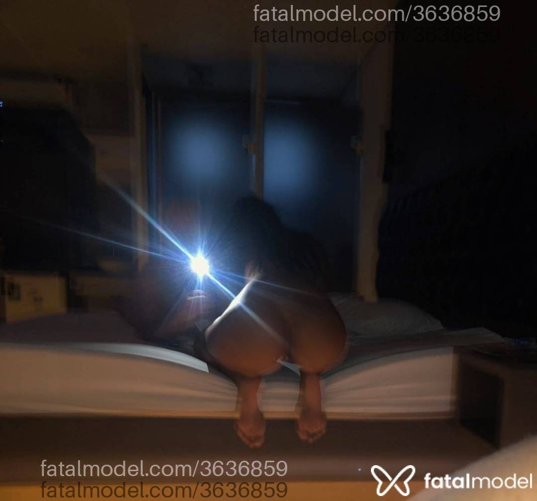 Acompanhante mulher morena (o) de olhos castanhos - Anneoliveira