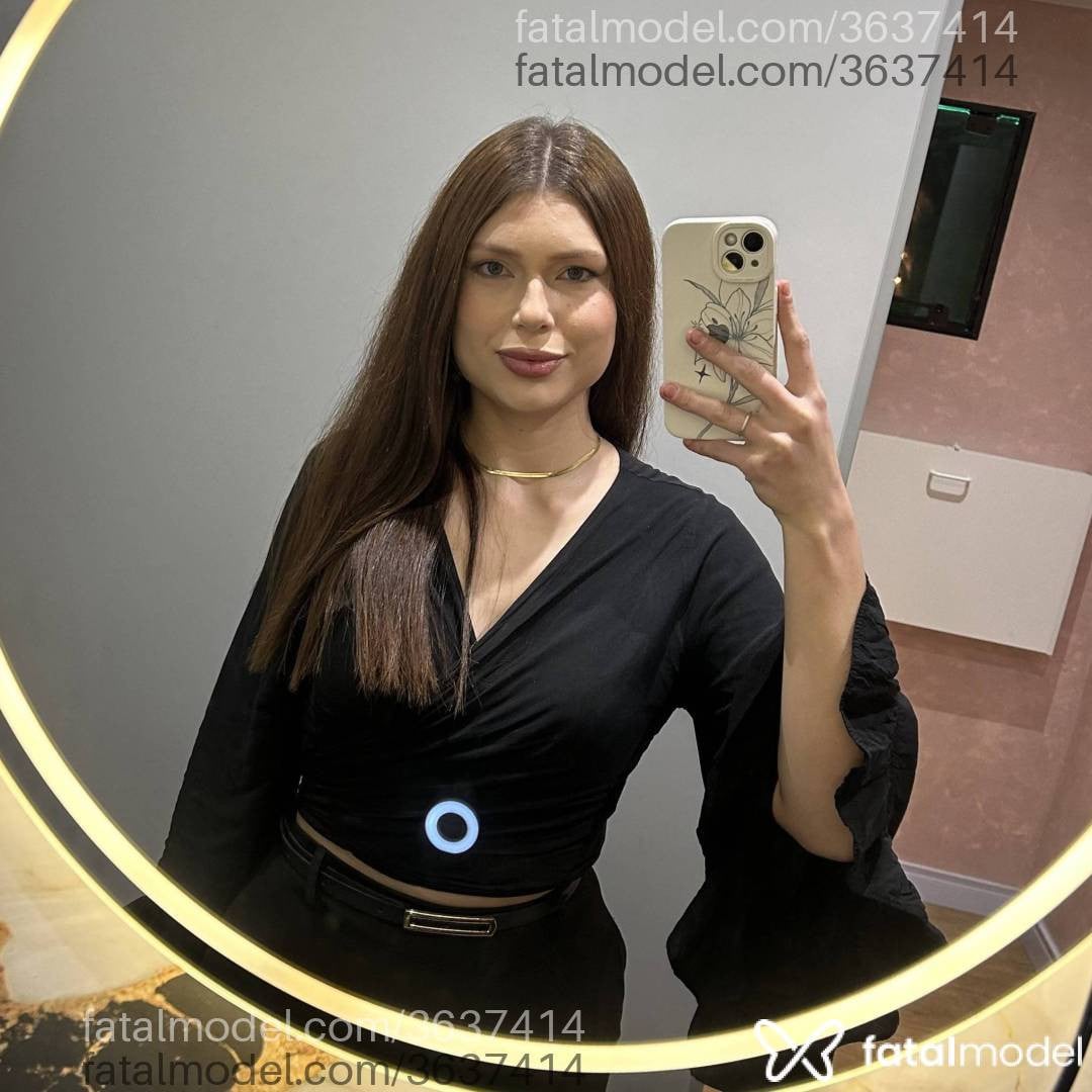 Acompanhante mulher ruiva (o) de olhos verdes - Maya