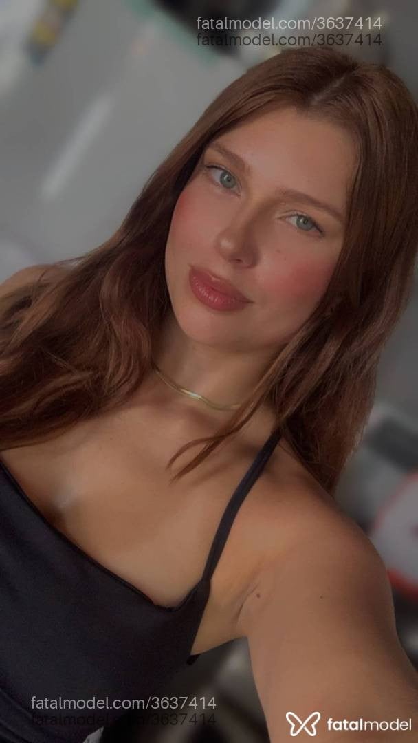 Acompanhante mulher ruiva (o) de olhos verdes - Dai