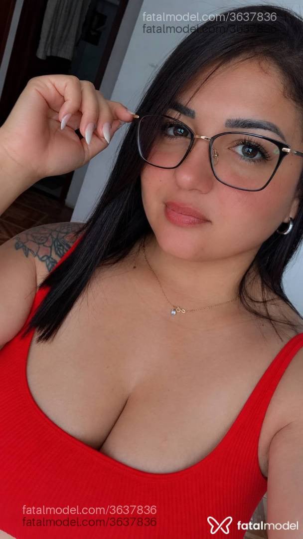 Acompanhante mulher morena (o) de olhos castanhos - Bruna