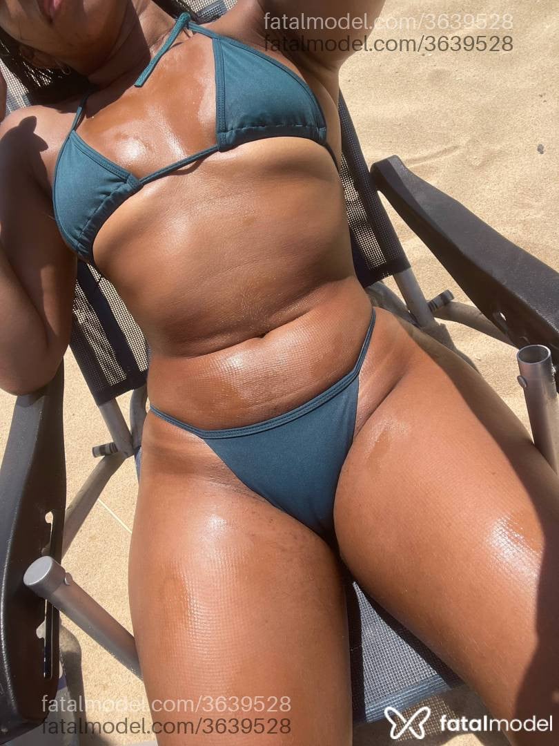 Acompanhante mulher morena (o) de olhos pretos - Fernanda