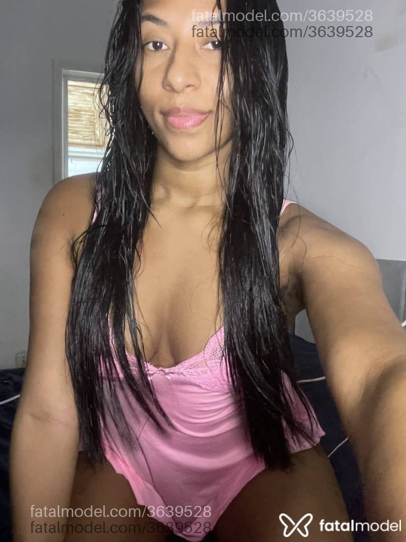 Acompanhante mulher morena (o) de olhos pretos - Lozeiro