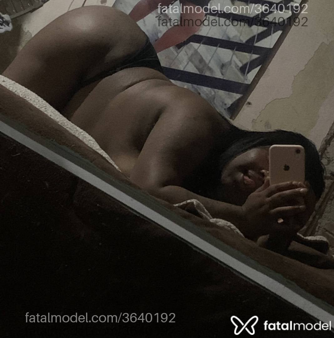 Acompanhante mulher morena (o) de olhos pretos - Novinhasexy