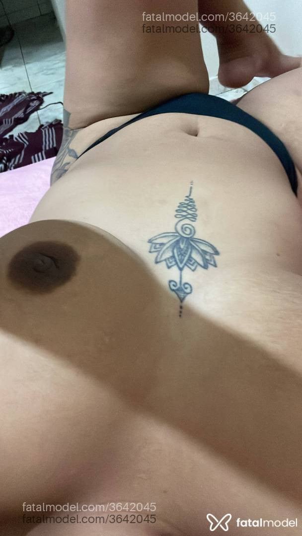 Acompanhante mulher morena (o) de olhos castanhos - Rayla