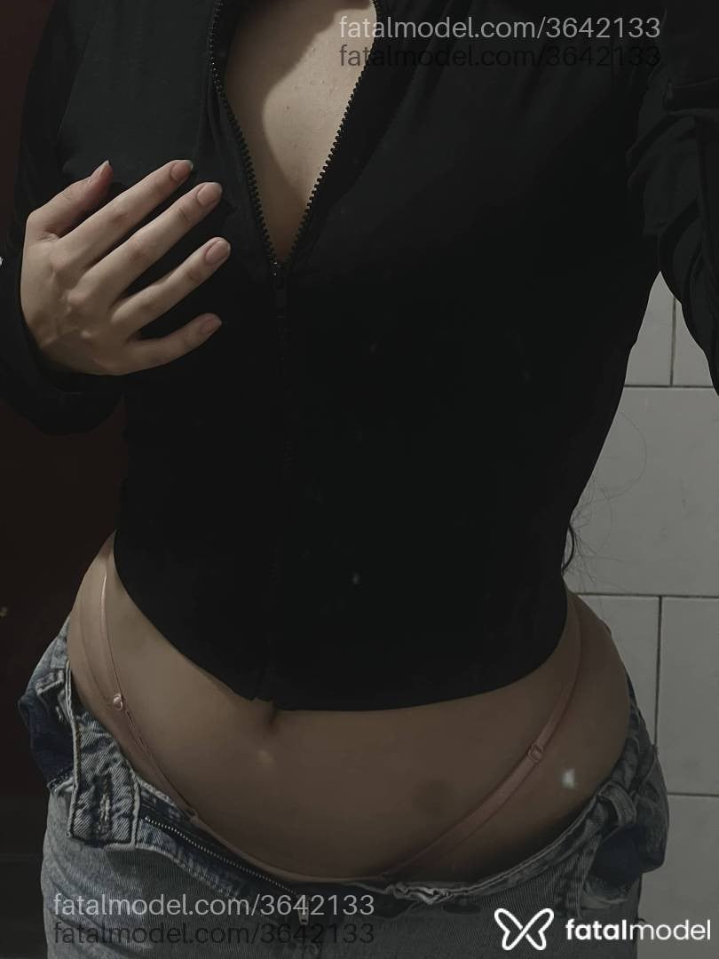 Acompanhante mulher morena (o) de olhos verdes - Thatha