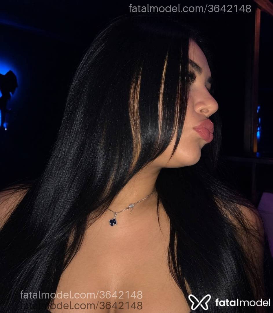 Acompanhante mulher morena (o) de olhos pretos - Manuzinha