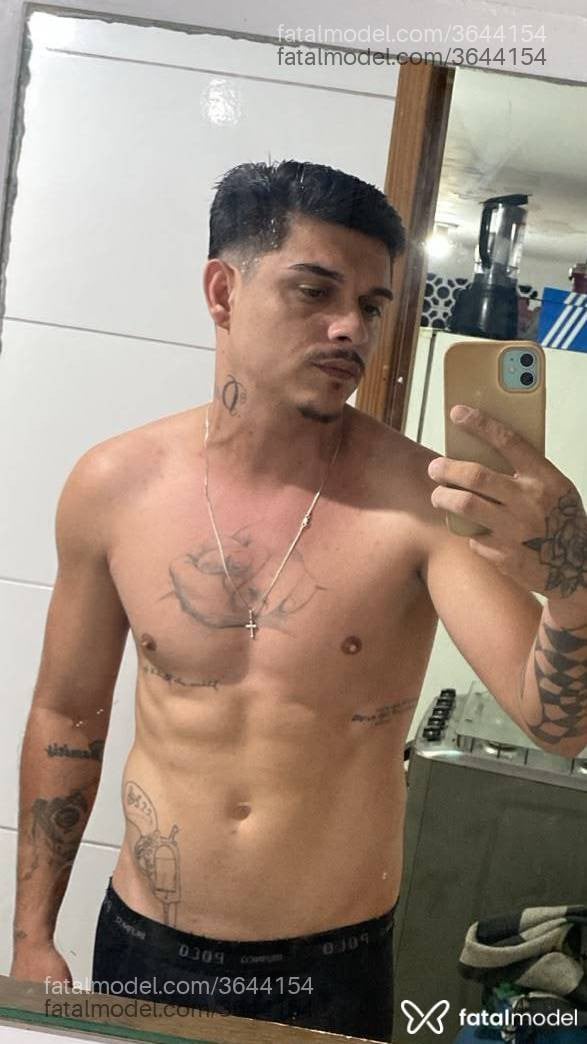 Acompanhante homem morena (o) de olhos pretos - Thomas
