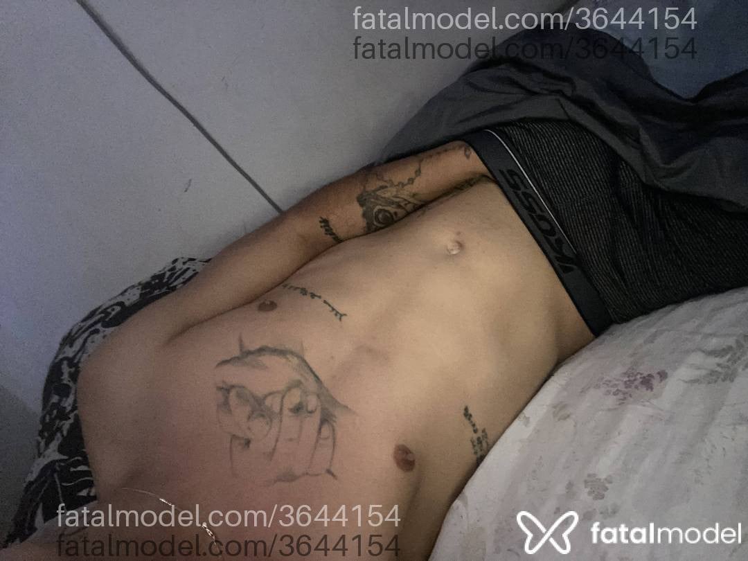 Acompanhante homem morena (o) de olhos pretos - Thomas